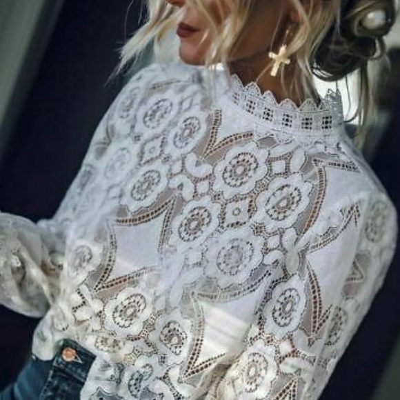 Zara Tops - NEW Zara lace top